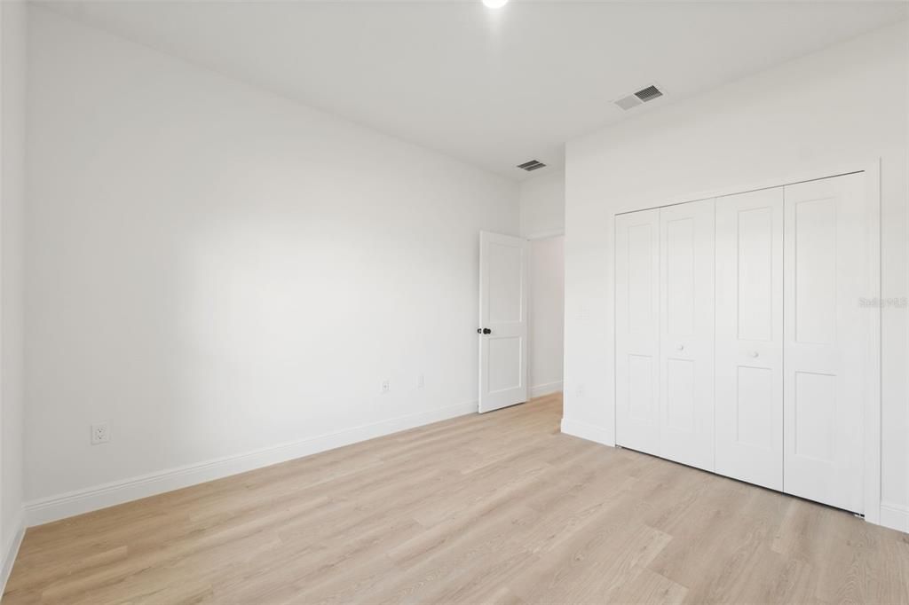 For Sale: $305,000 (4 beds, 2 baths, 1751 Square Feet)