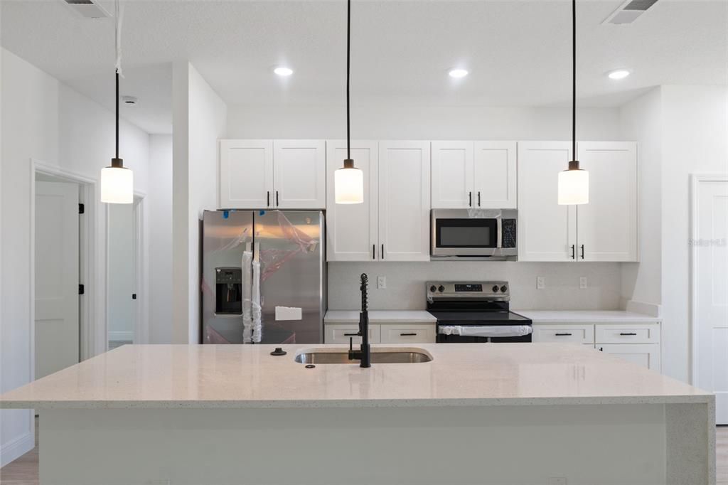 For Sale: $305,000 (4 beds, 2 baths, 1751 Square Feet)