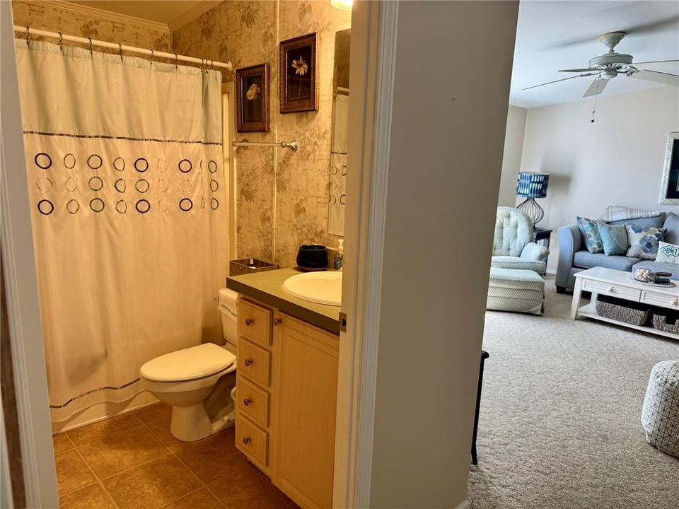 For Sale: $165,000 (2 beds, 2 baths, 1269 Square Feet)