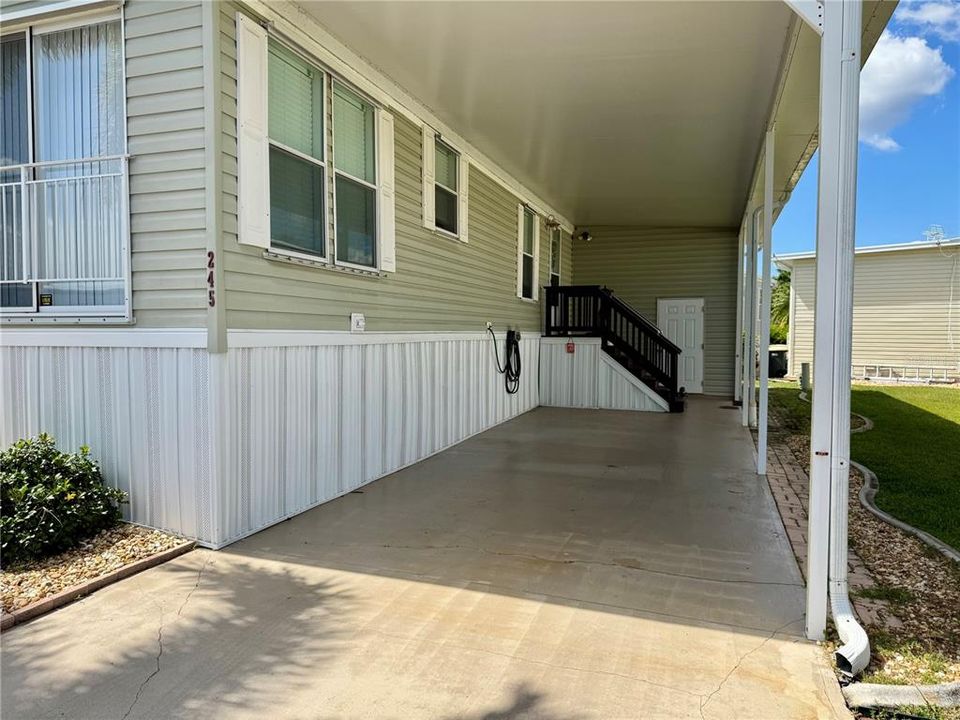 For Sale: $165,000 (2 beds, 2 baths, 1269 Square Feet)