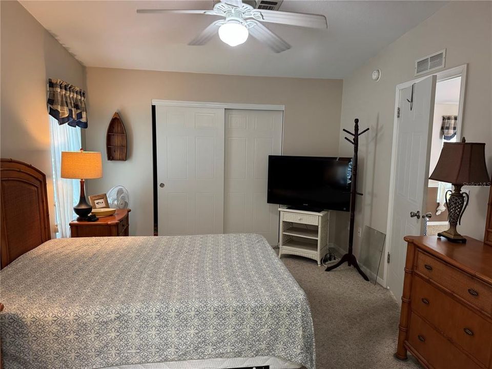 For Sale: $165,000 (2 beds, 2 baths, 1269 Square Feet)