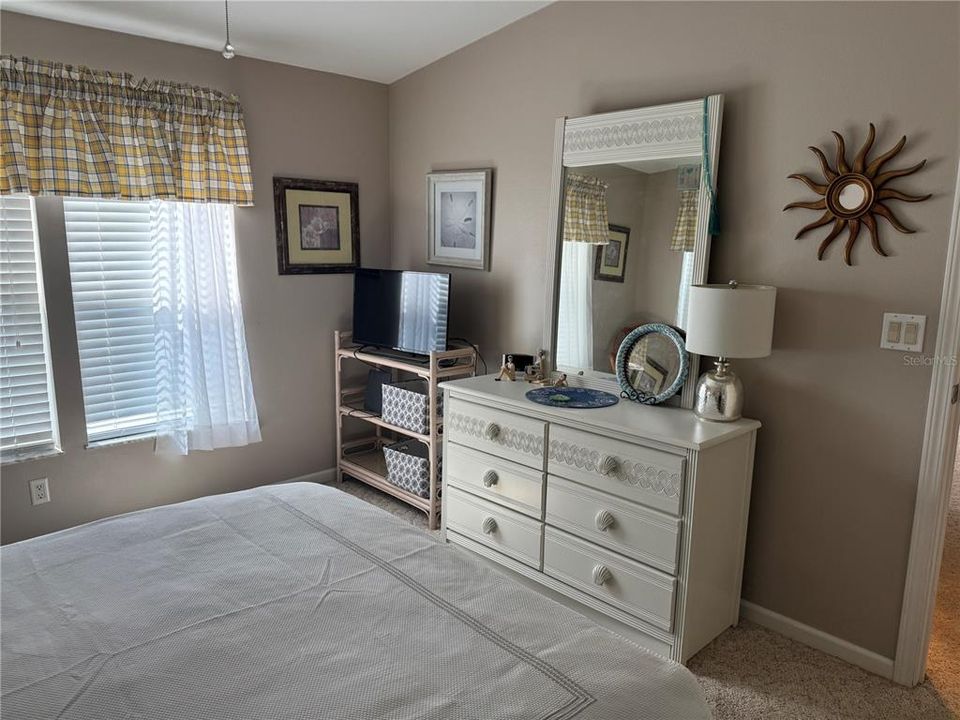 For Sale: $165,000 (2 beds, 2 baths, 1269 Square Feet)