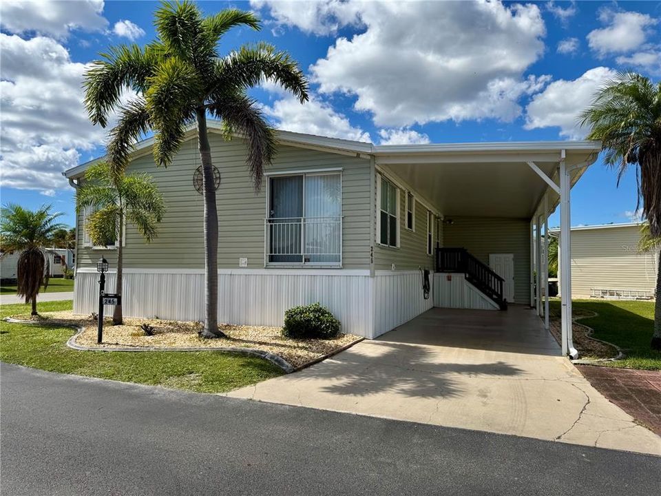 For Sale: $165,000 (2 beds, 2 baths, 1269 Square Feet)