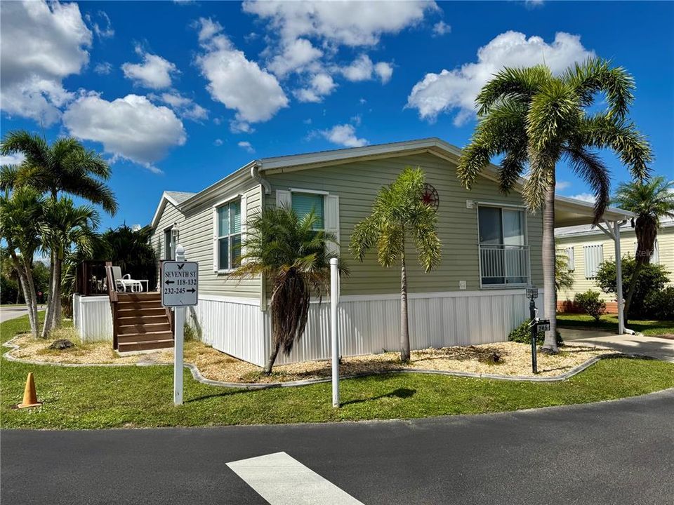 For Sale: $165,000 (2 beds, 2 baths, 1269 Square Feet)