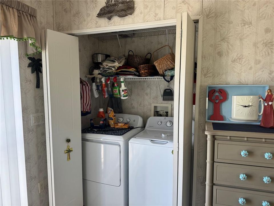 For Sale: $165,000 (2 beds, 2 baths, 1269 Square Feet)