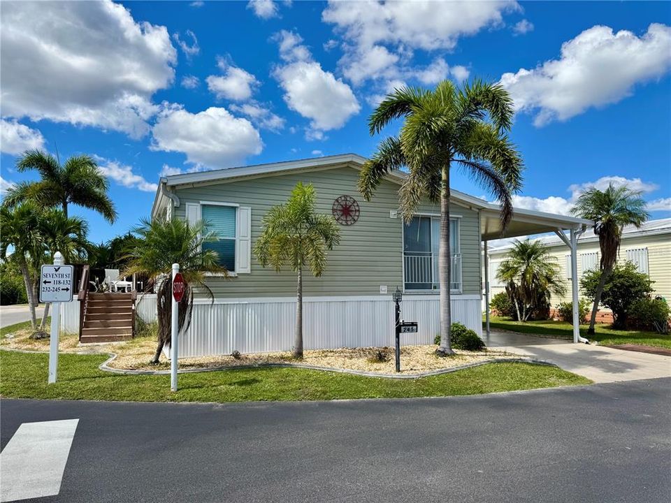 For Sale: $165,000 (2 beds, 2 baths, 1269 Square Feet)