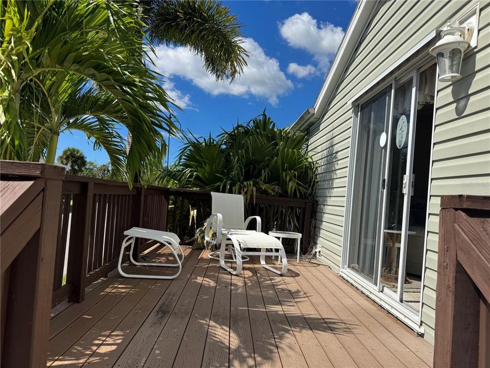 For Sale: $165,000 (2 beds, 2 baths, 1269 Square Feet)