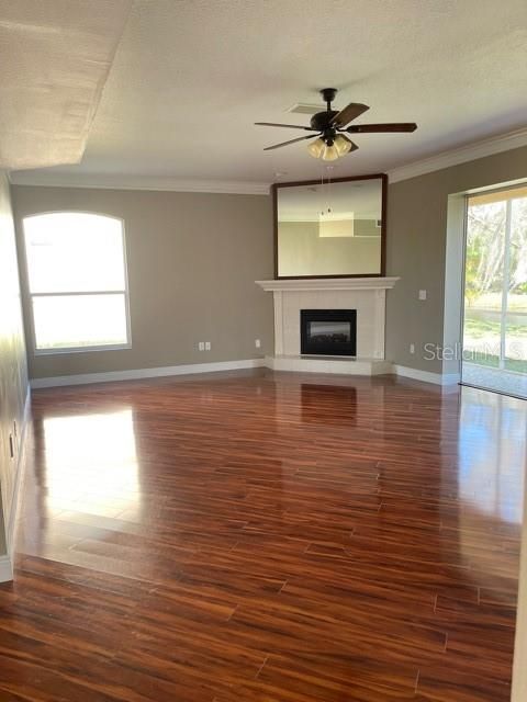 For Rent: $3,295 (4 beds, 3 baths, 3692 Square Feet)