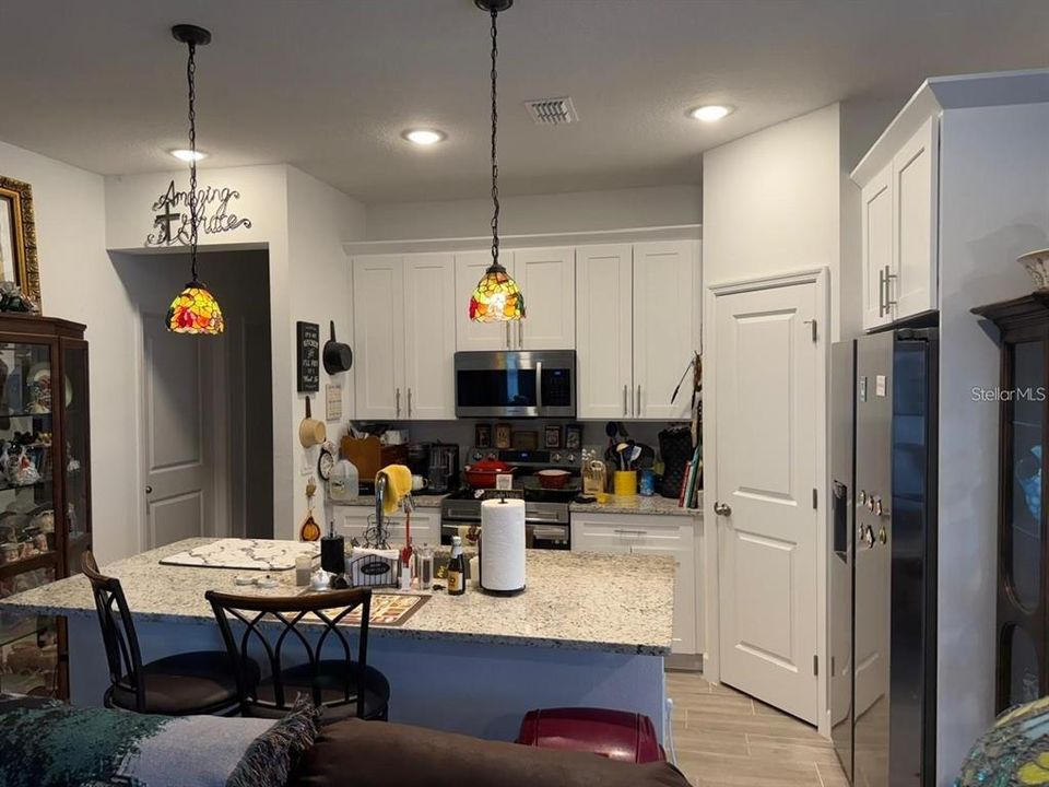 For Rent: $1,800 (4 beds, 2 baths, 1682 Square Feet)