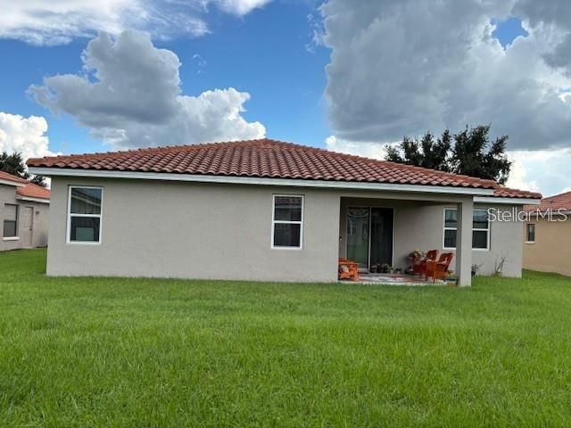 For Rent: $1,800 (4 beds, 2 baths, 1682 Square Feet)