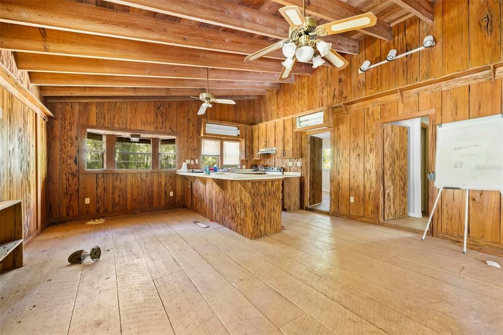 На продажу: $399,900 (5 спален, 3 ванн, 2278 Квадратных фут)