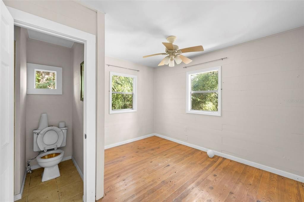 На продажу: $399,900 (5 спален, 3 ванн, 2278 Квадратных фут)