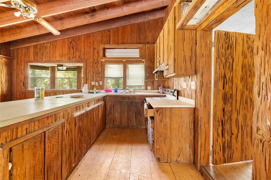 На продажу: $399,900 (5 спален, 3 ванн, 2278 Квадратных фут)