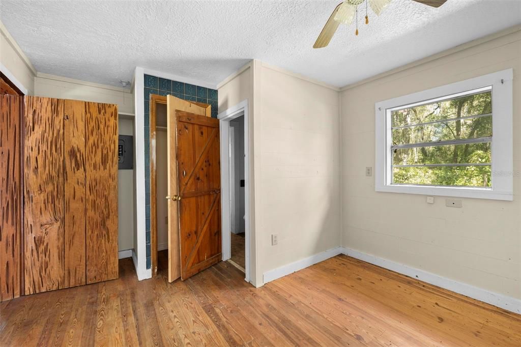 На продажу: $399,900 (5 спален, 3 ванн, 2278 Квадратных фут)