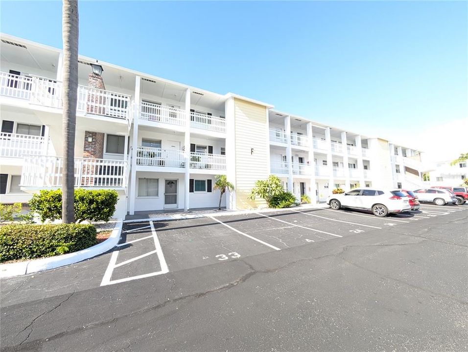 最近售出: $66,000 (1 贝兹, 1 浴室, 576 平方英尺)