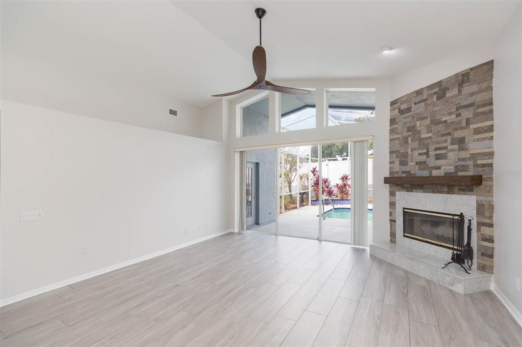 Activo con contrato: $539,900 (4 camas, 3 baños, 2573 Pies cuadrados)