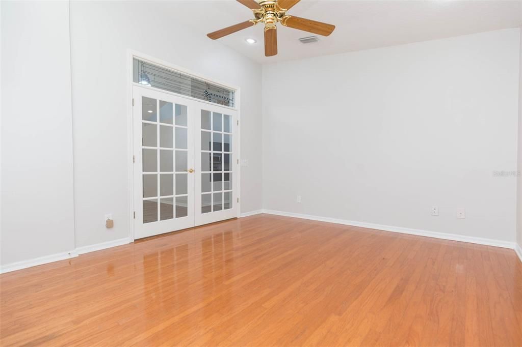 Activo con contrato: $539,900 (4 camas, 3 baños, 2573 Pies cuadrados)