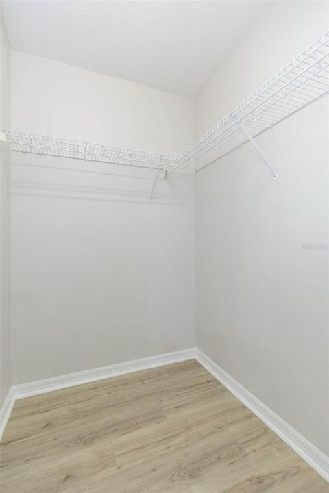 Activo con contrato: $539,900 (4 camas, 3 baños, 2573 Pies cuadrados)