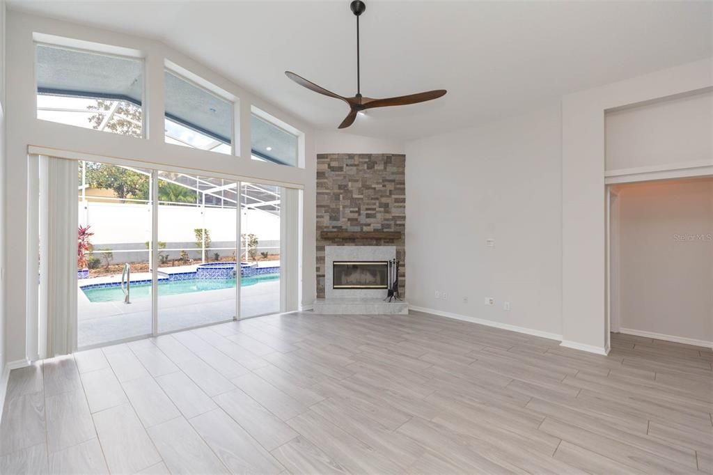 Activo con contrato: $539,900 (4 camas, 3 baños, 2573 Pies cuadrados)