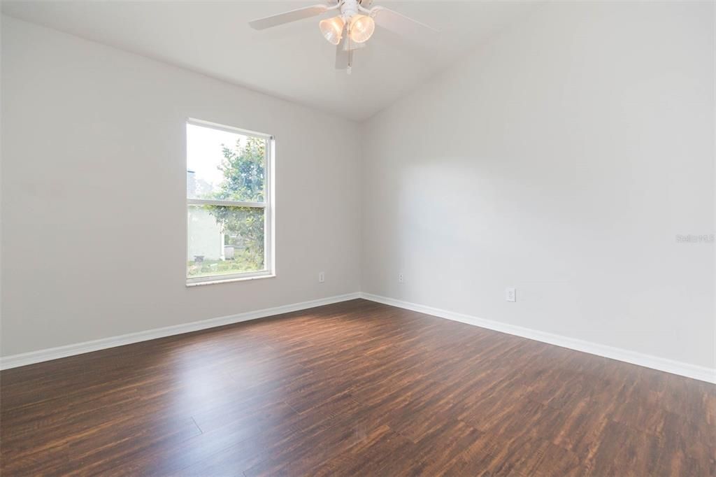 Activo con contrato: $539,900 (4 camas, 3 baños, 2573 Pies cuadrados)