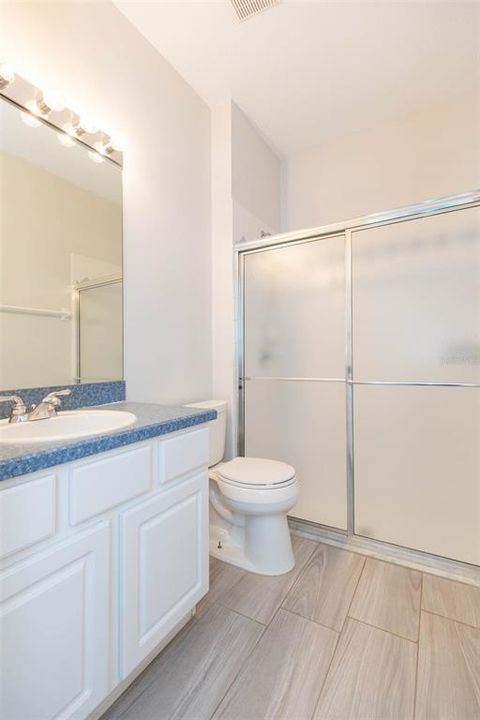 Activo con contrato: $539,900 (4 camas, 3 baños, 2573 Pies cuadrados)