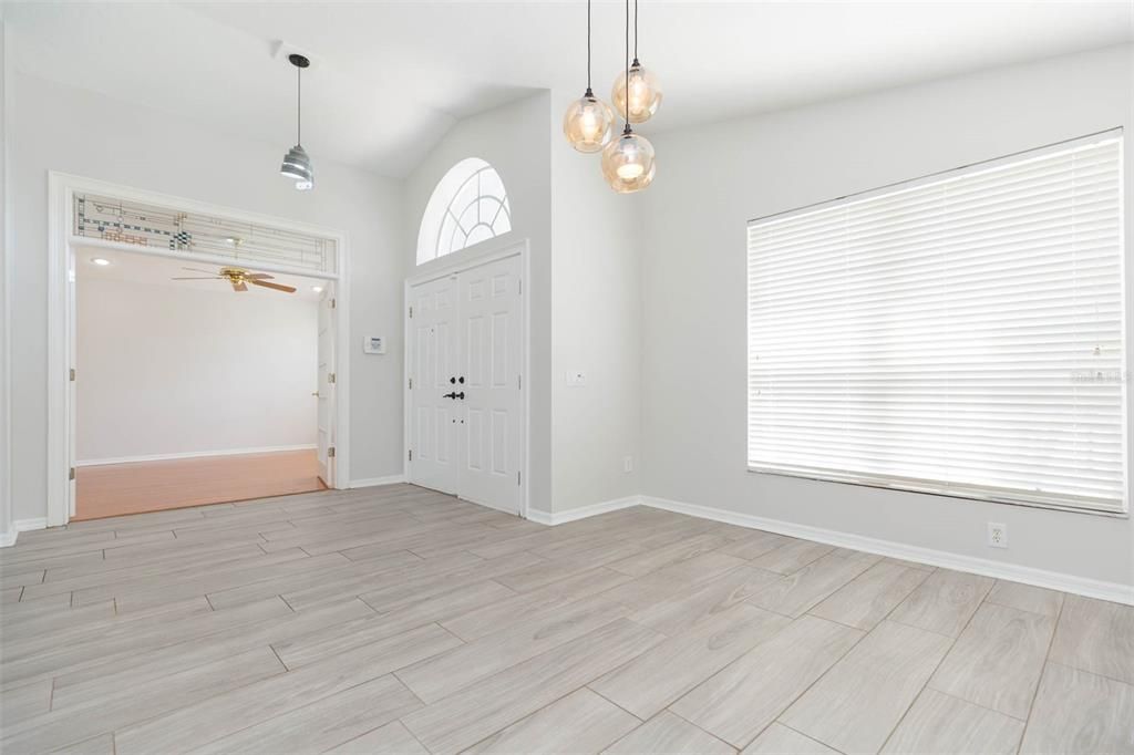 Activo con contrato: $539,900 (4 camas, 3 baños, 2573 Pies cuadrados)