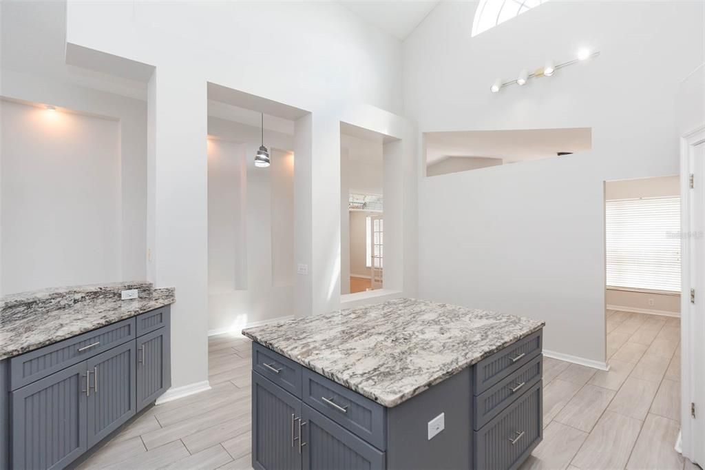 Activo con contrato: $539,900 (4 camas, 3 baños, 2573 Pies cuadrados)