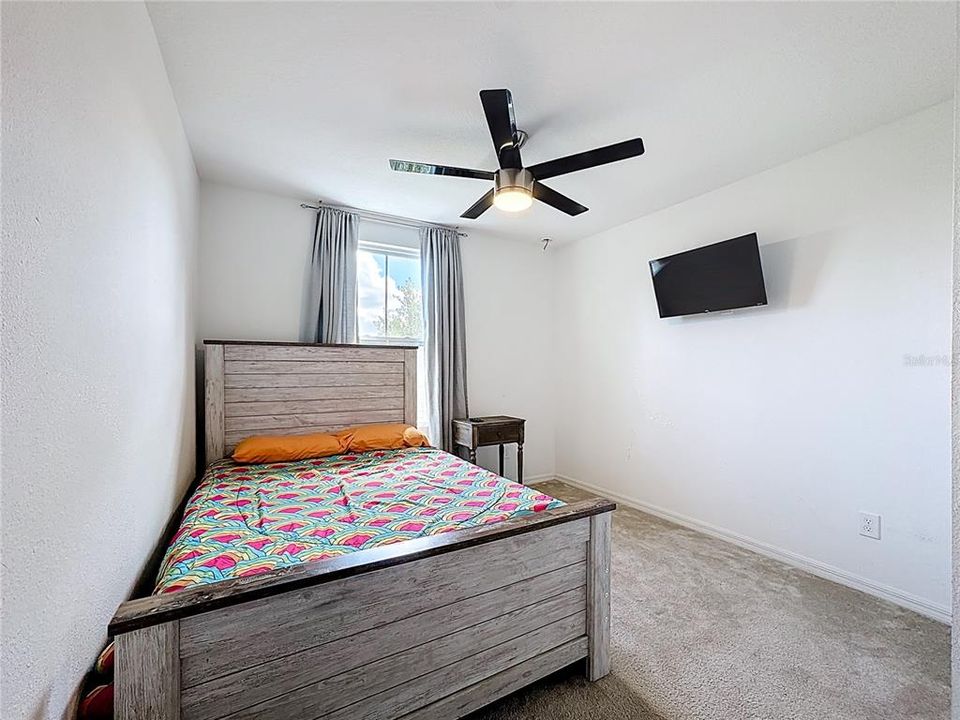 For Sale: $340,000 (3 beds, 2 baths, 1609 Square Feet)