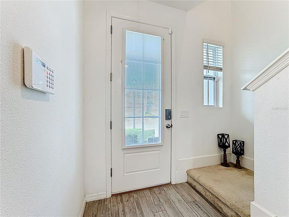 For Sale: $340,000 (3 beds, 2 baths, 1609 Square Feet)