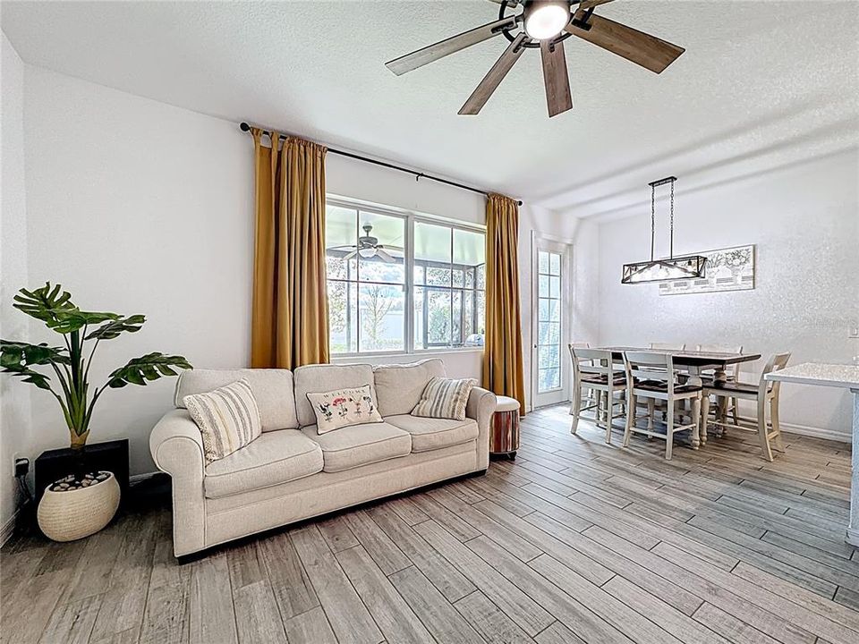 For Sale: $340,000 (3 beds, 2 baths, 1609 Square Feet)