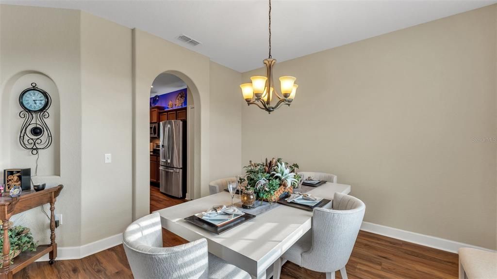 待售: $490,000 (3 贝兹, 2 浴室, 2038 平方英尺)