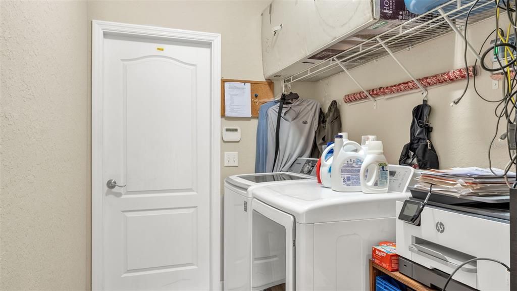 待售: $490,000 (3 贝兹, 2 浴室, 2038 平方英尺)