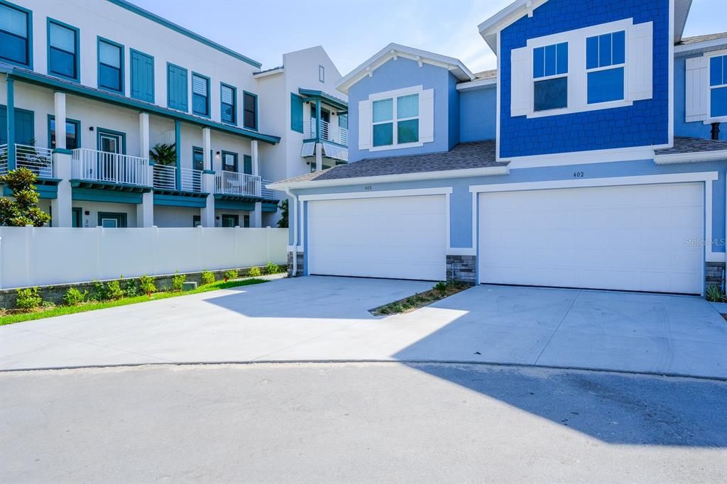 For Sale: $799,900 (4 beds, 3 baths, 2150 Square Feet)