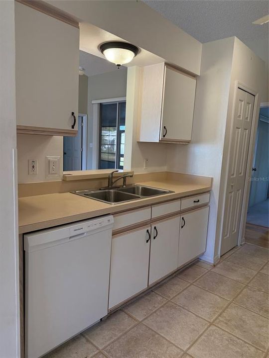 En Renta: $1,750 (2 camas, 2 baños, 1467 Pies cuadrados)