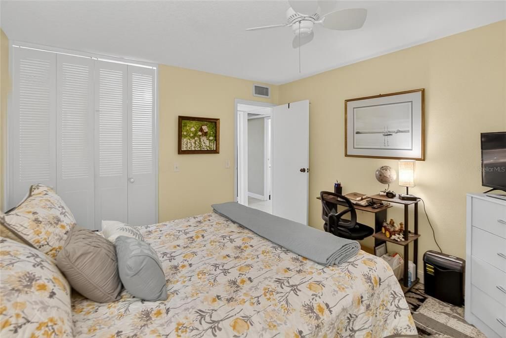 For Rent: $1,800 (2 beds, 2 baths, 960 Square Feet)