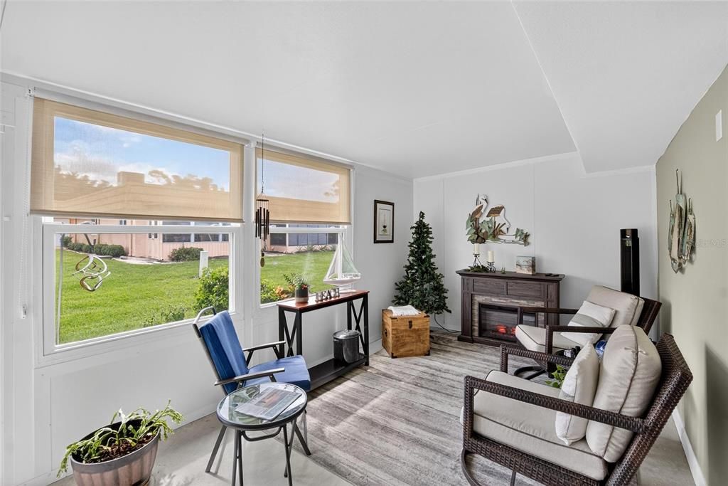 For Rent: $1,800 (2 beds, 2 baths, 960 Square Feet)