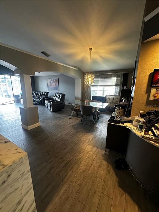 For Sale: $415,000 (4 beds, 2 baths, 1962 Square Feet)