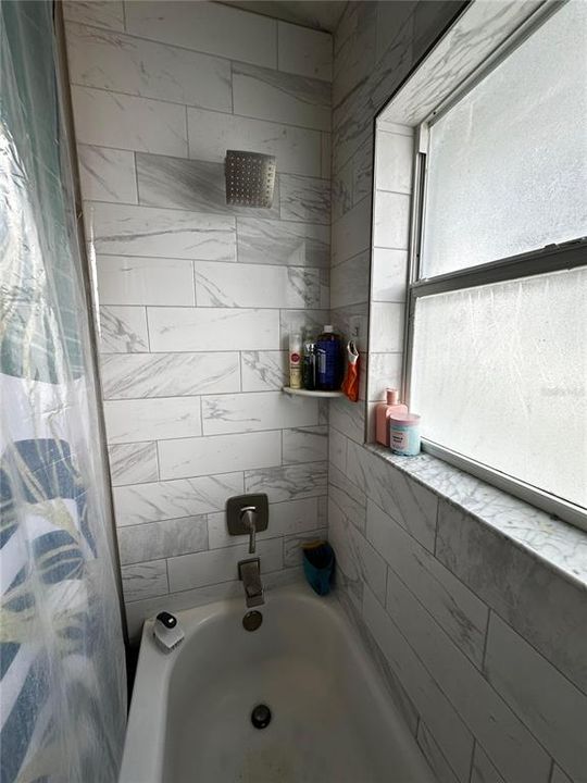 For Sale: $415,000 (4 beds, 2 baths, 1962 Square Feet)