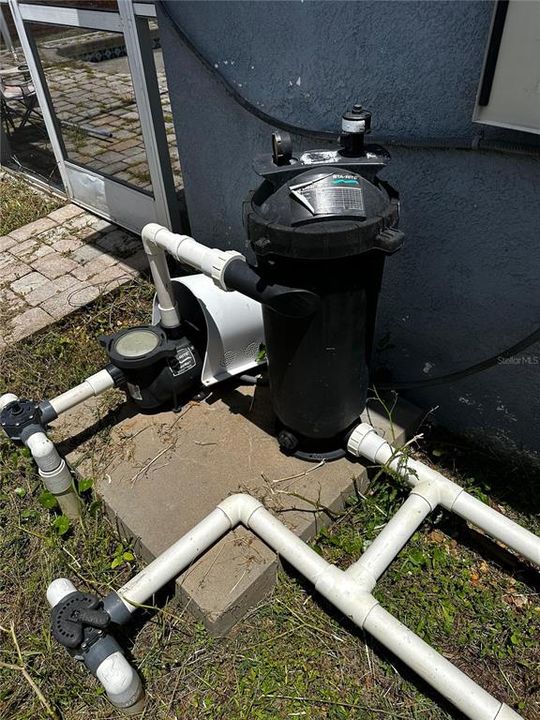 For Sale: $415,000 (4 beds, 2 baths, 1962 Square Feet)