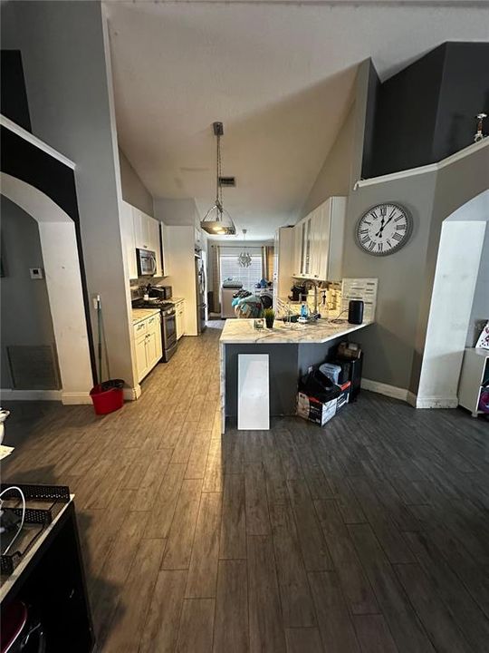 For Sale: $415,000 (4 beds, 2 baths, 1962 Square Feet)