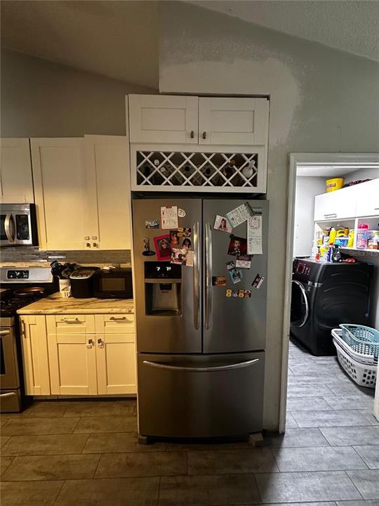 For Sale: $415,000 (4 beds, 2 baths, 1962 Square Feet)