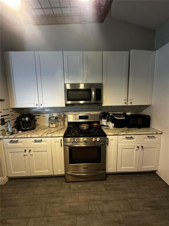 For Sale: $415,000 (4 beds, 2 baths, 1962 Square Feet)