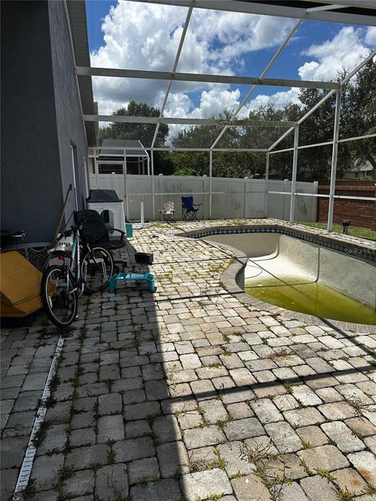 For Sale: $415,000 (4 beds, 2 baths, 1962 Square Feet)