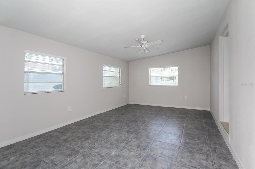 For Rent: $2,275 (3 beds, 2 baths, 1308 Square Feet)