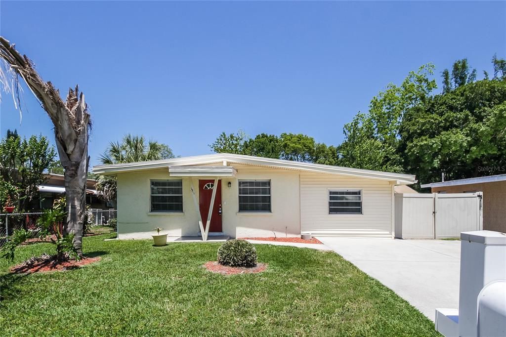 For Rent: $2,275 (3 beds, 2 baths, 1308 Square Feet)