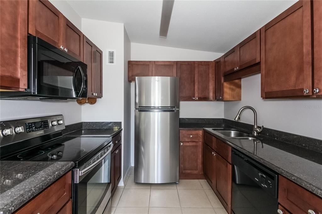 For Rent: $2,275 (3 beds, 2 baths, 1308 Square Feet)