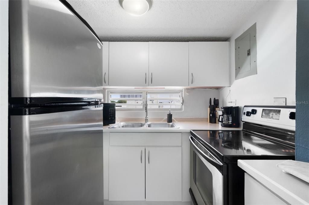 В аренду: $2,000 (2 спален, 1 ванн, 598 Квадратных фут)