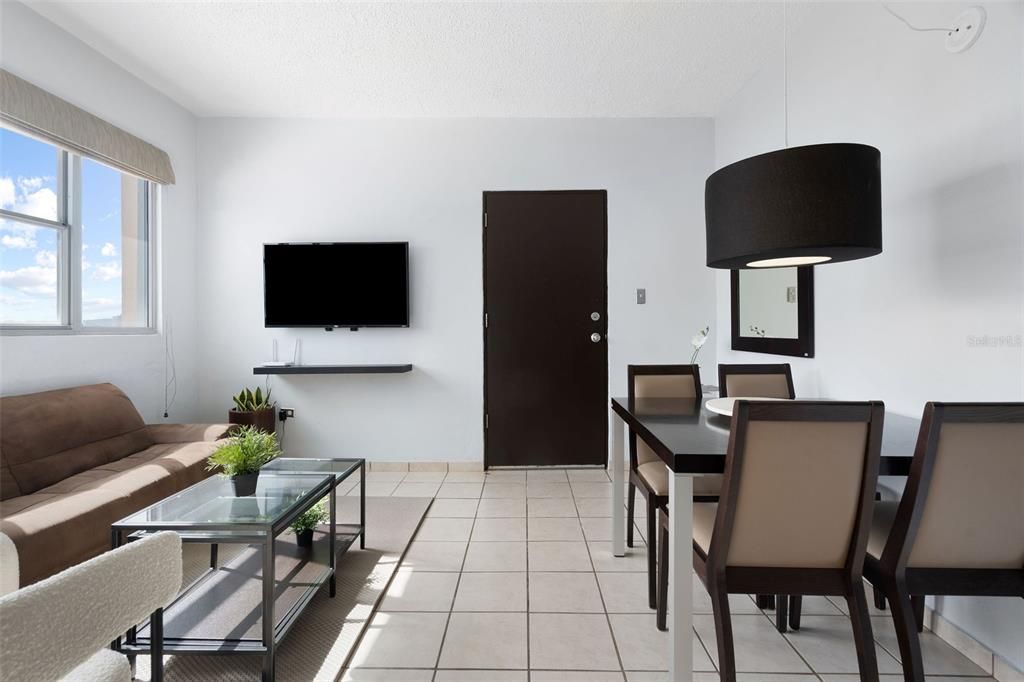 В аренду: $2,000 (2 спален, 1 ванн, 598 Квадратных фут)