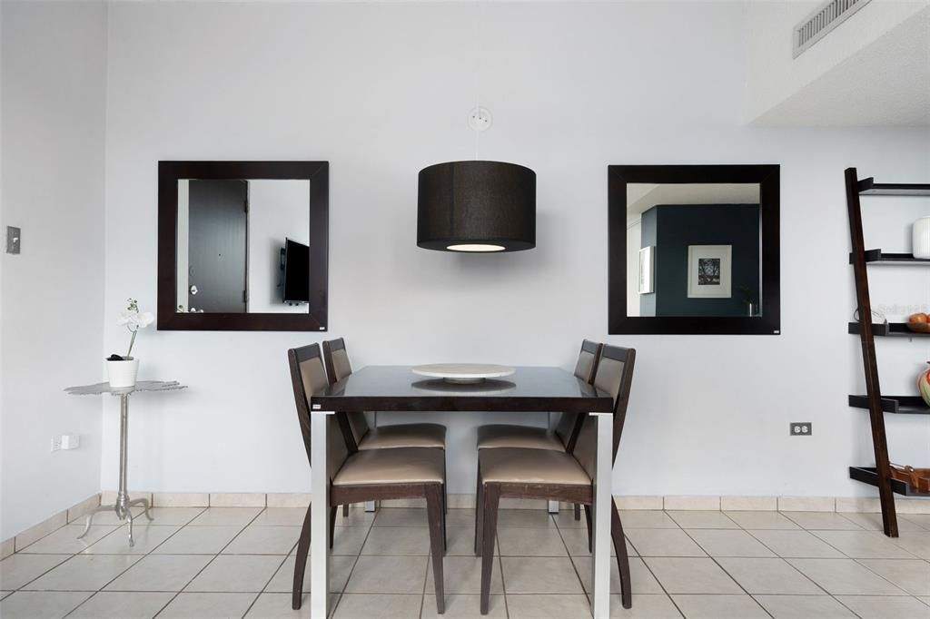 В аренду: $2,000 (2 спален, 1 ванн, 598 Квадратных фут)