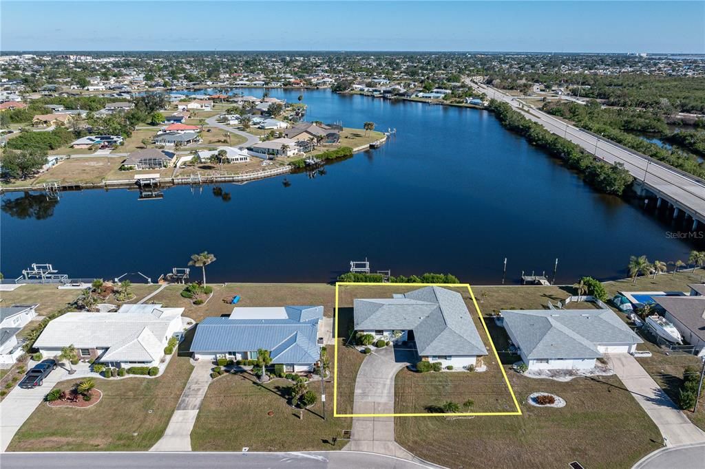 合同活跃: $395,000 (2 贝兹, 2 浴室, 1502 平方英尺)